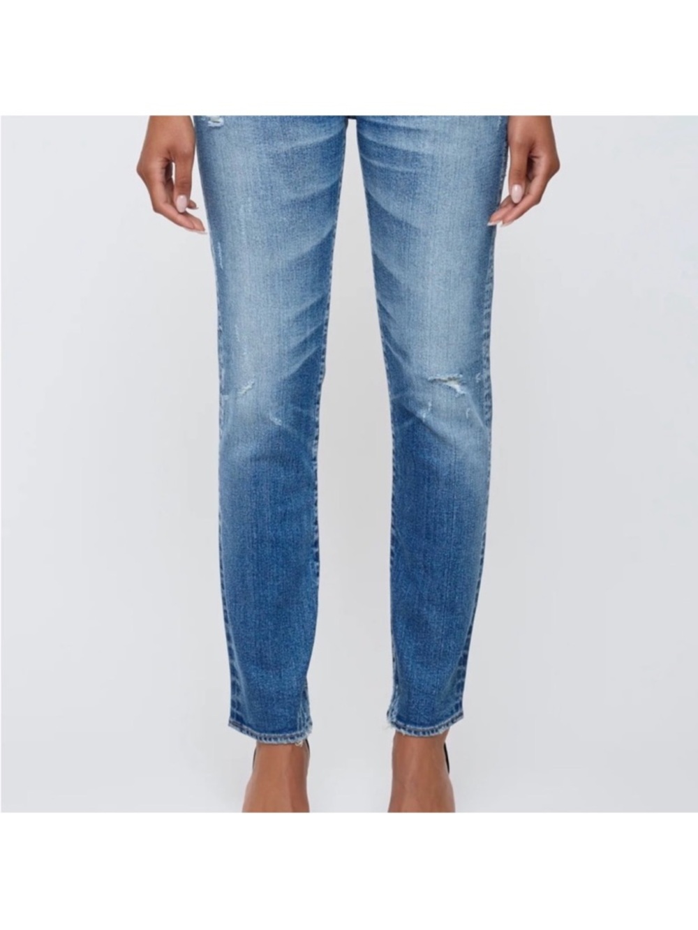 Moussy Vintage  Light Blue Ankle Jeans. EUC